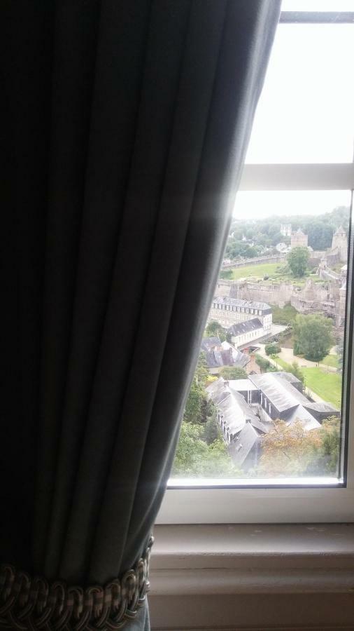 Hotel Particulier Le Mercier De Montigny -Une Nuit Sur Les Remparts- Fougeres Exterior photo